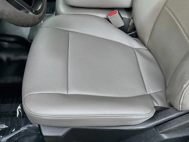 Used 2015 Blue Ford XL image 17