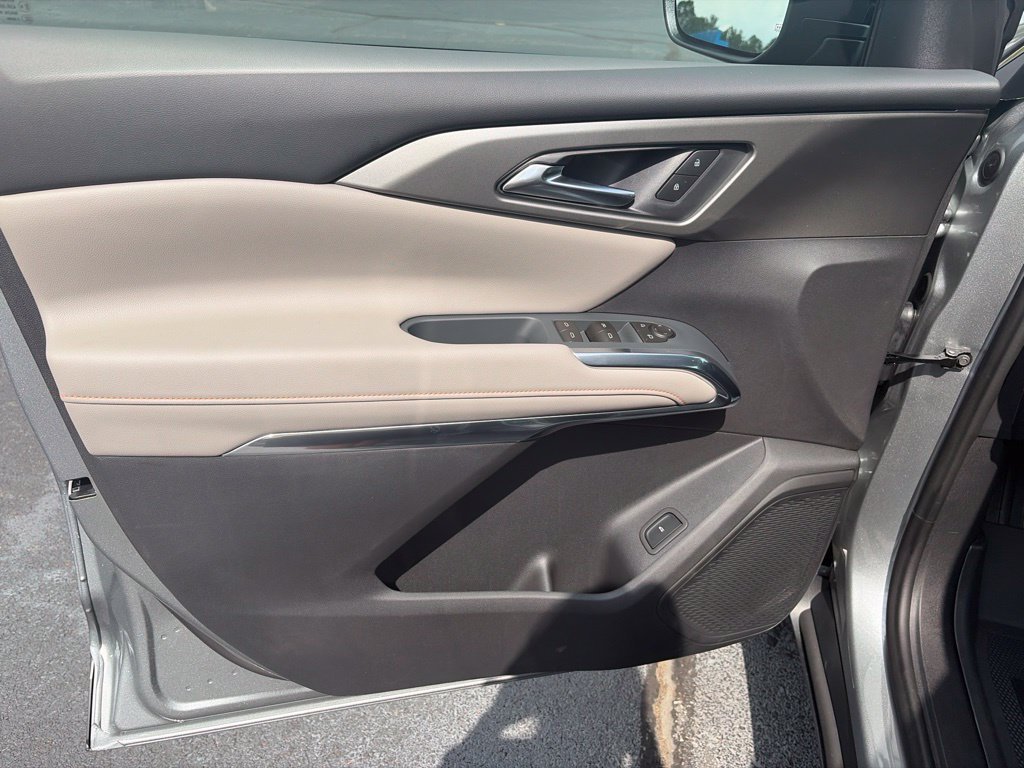 2027 Chevrolet Traverse LT - Photo 12
