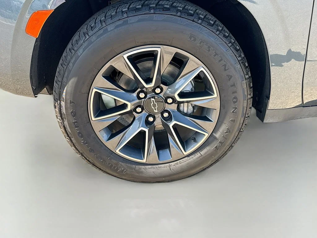Certified Used 2021 Shadow Gray Metallic Chevrolet Z71 image 23