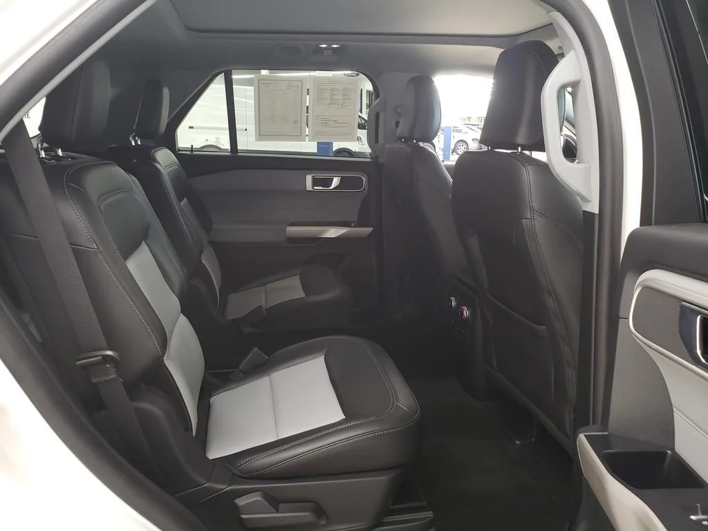 Certified Used 2024 White Metallic Ford XLT image 19