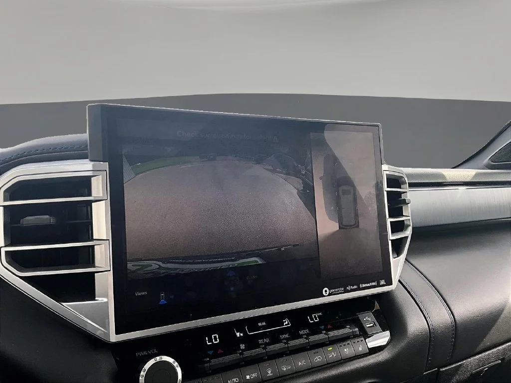 2024 Toyota Sequoia Platinum - Photo 17