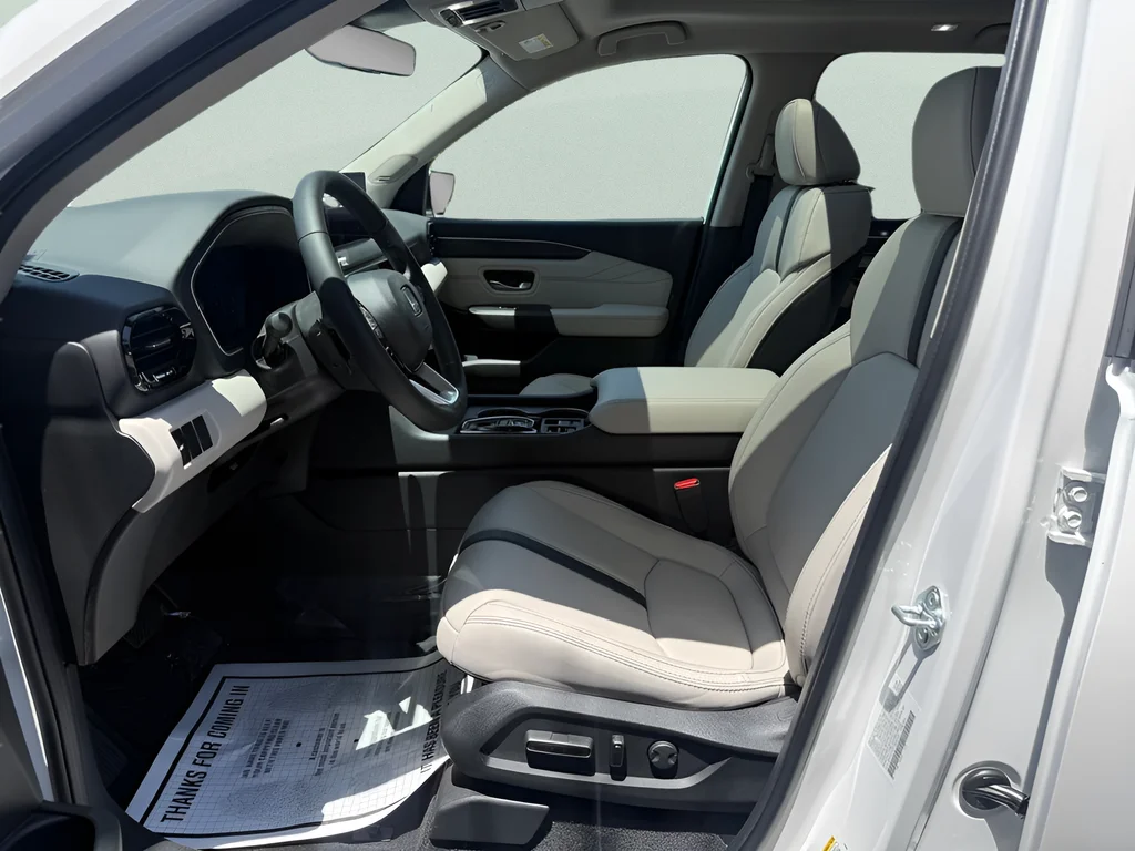 New 2026 Platinum White Pearl Honda Touring image 9
