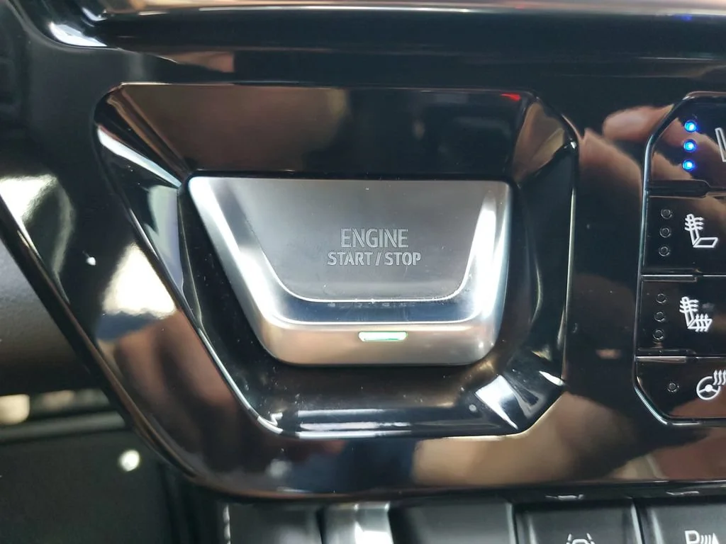Used 2024 Onyx Black GMC Denali Ultimate image 24