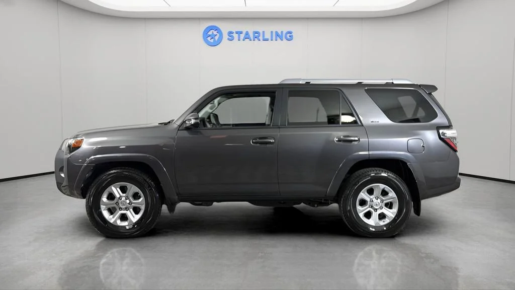 Used 2017 Gray Toyota SR5 image 3