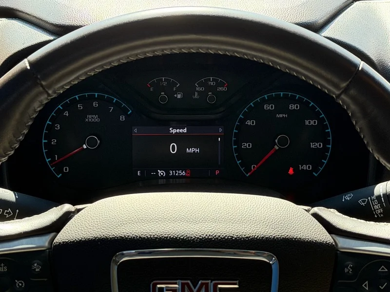 Used 2020 SATIN STEEL METALLIC GMC 2WD SLE image 9