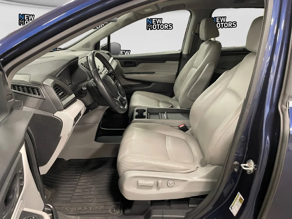 Used 2018 Blue Honda EX-L image 9