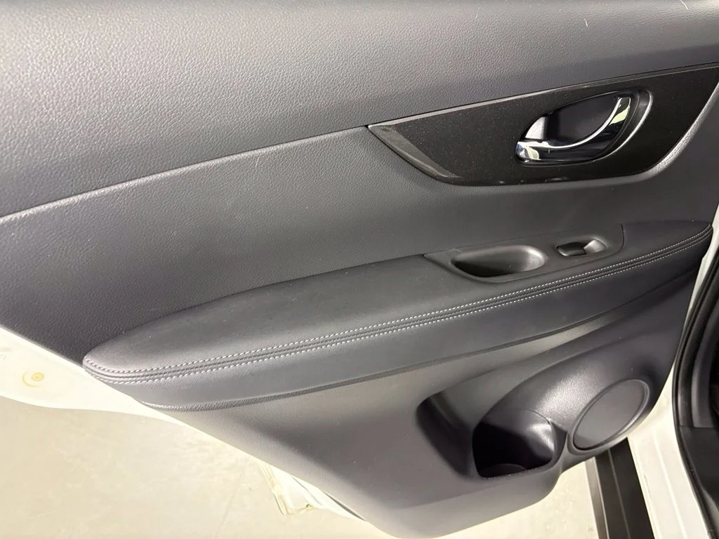 Used 2019 White Nissan SV image 34
