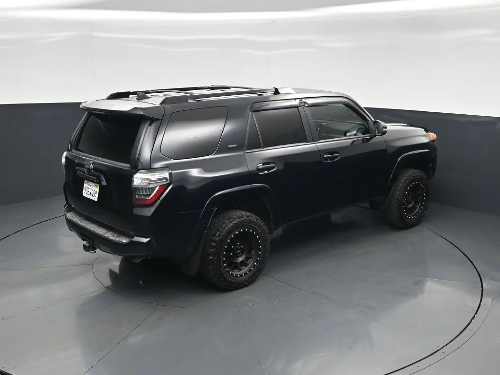 Used 2018 Black Toyota SR5 Premium image 39