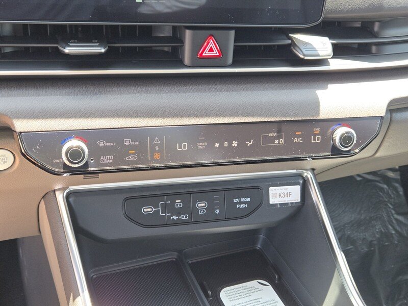 New 2026 Snow White Pearl Kia EX image 15