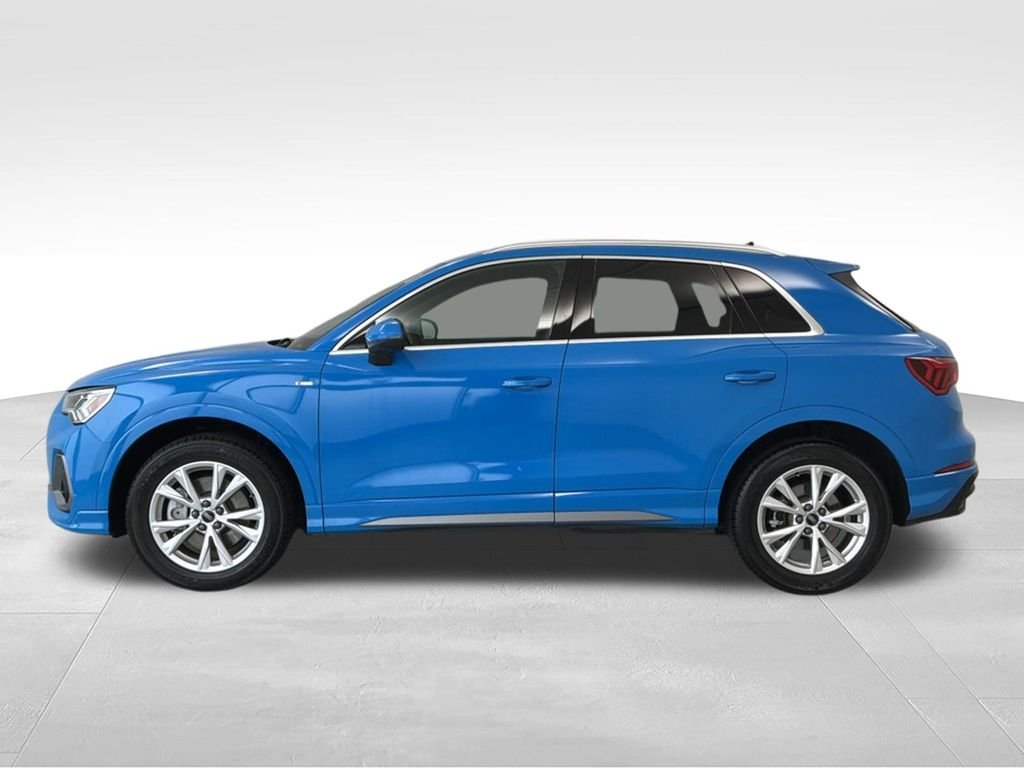 Used 2023  Audi Premium image 5