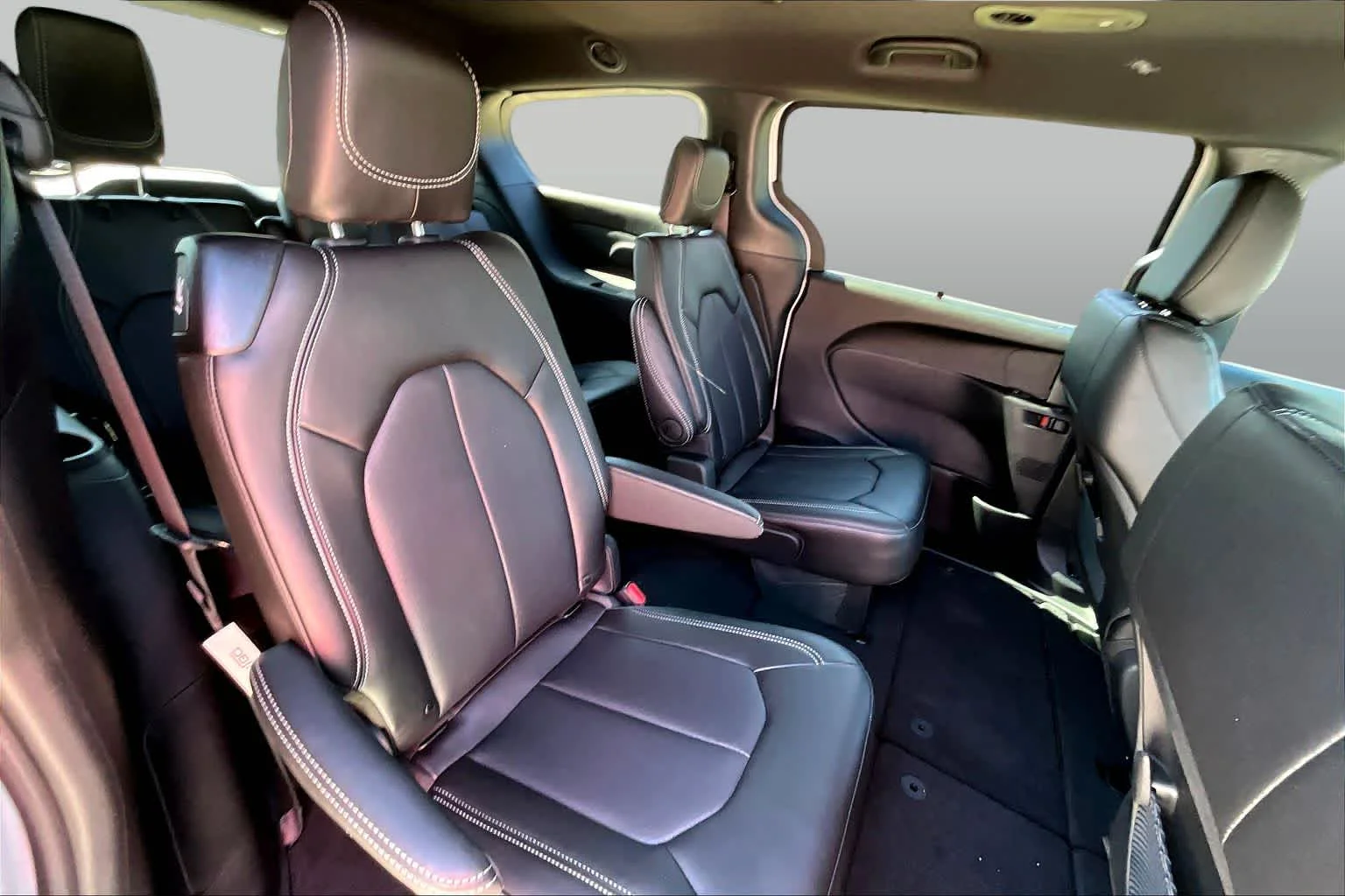 New 2026 Bright White Clearcoat Chrysler LX image 23