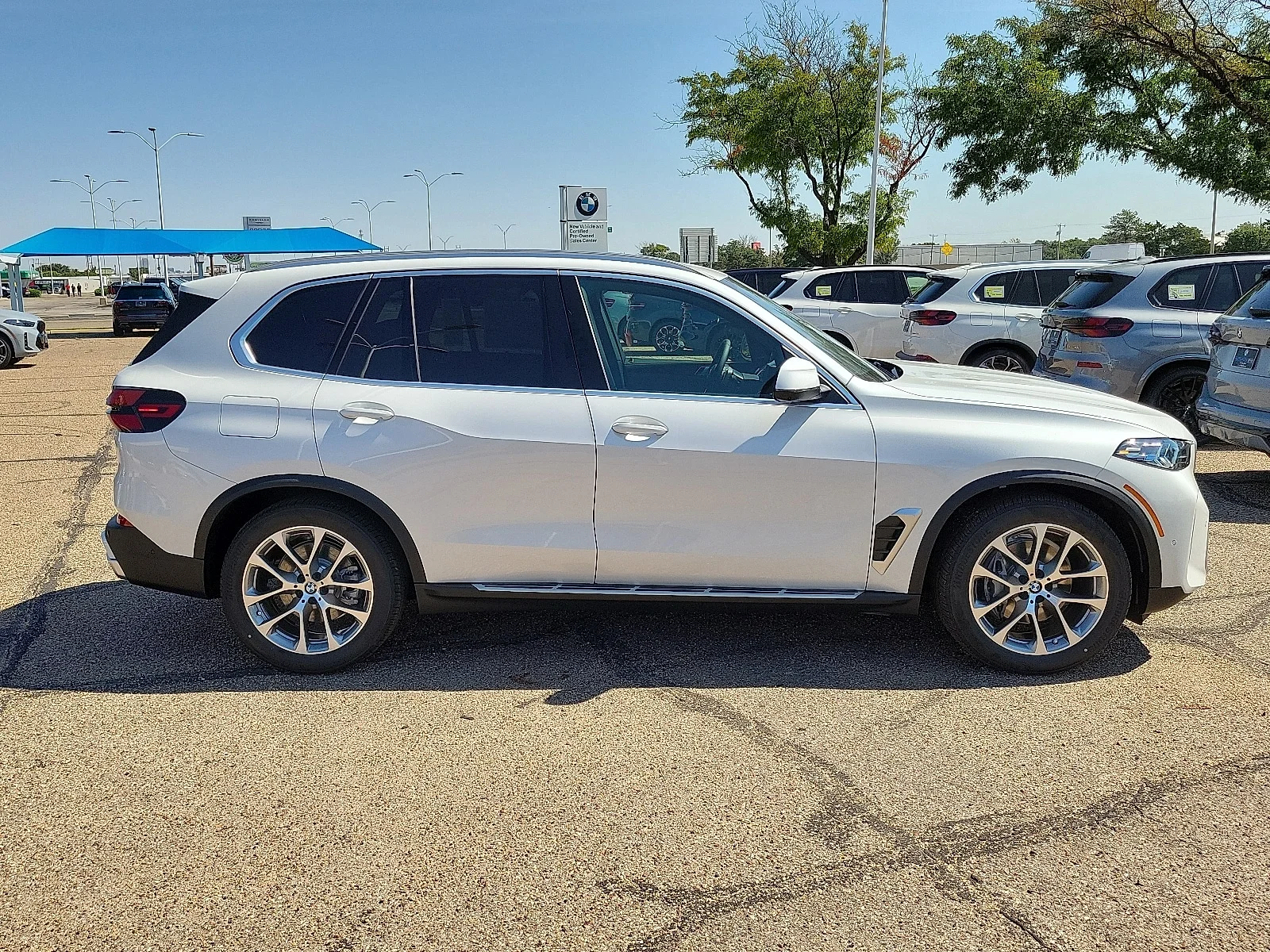 New 2026 Skyscraper Grey BMW xDrive40i All-Wheel Drive Sports Activity Vehicle image 5