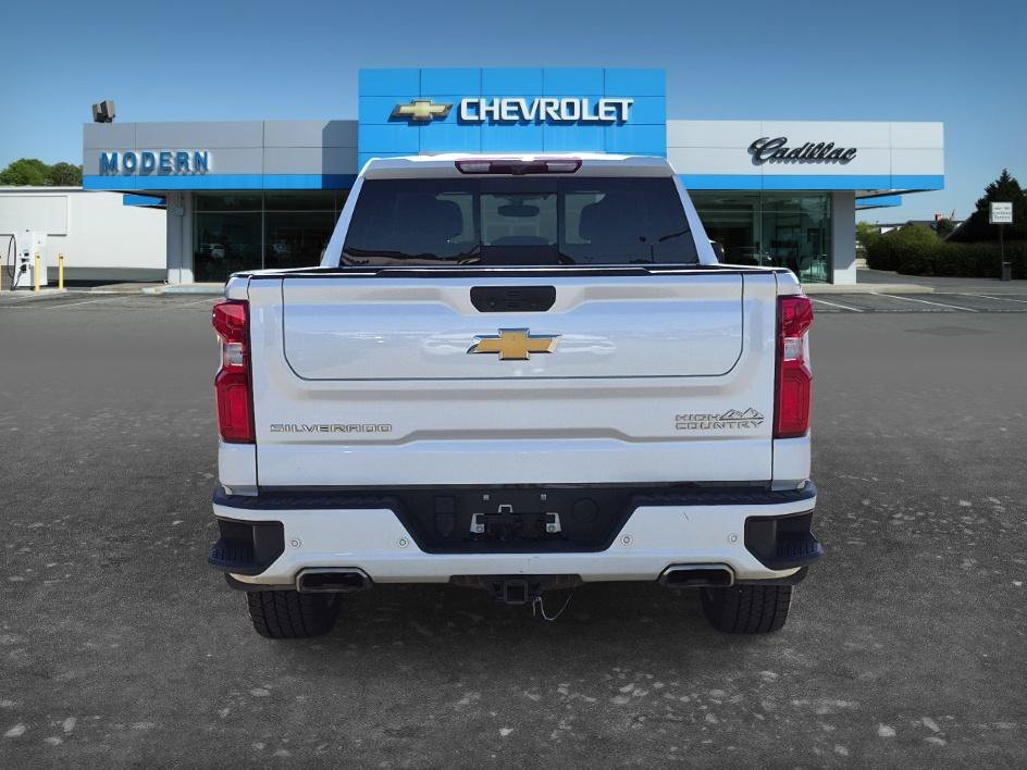 Used 2023 Iridescent Pearl Tricoat Chevrolet High Country image 4