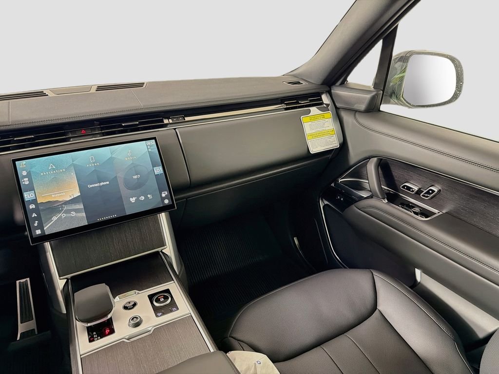 New 2027 Fuji White Land Rover SE image 25