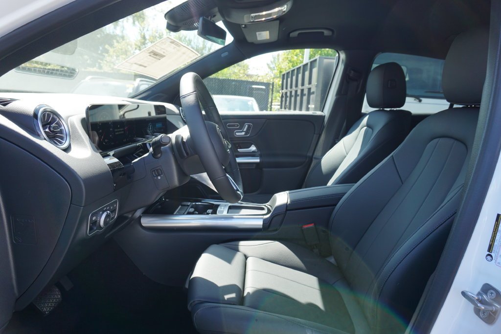 New 2026 Polar White Mercedes-Benz GLA 250 image 45