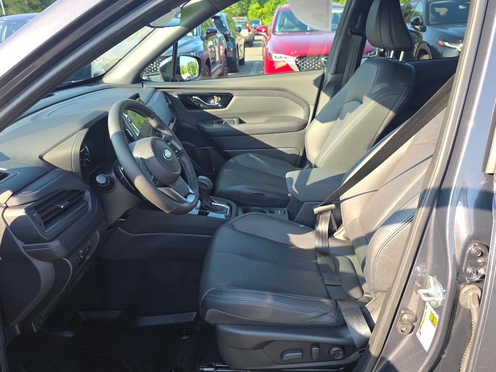 Used 2025 Magnetite Gray Metallic Subaru Limited image 33