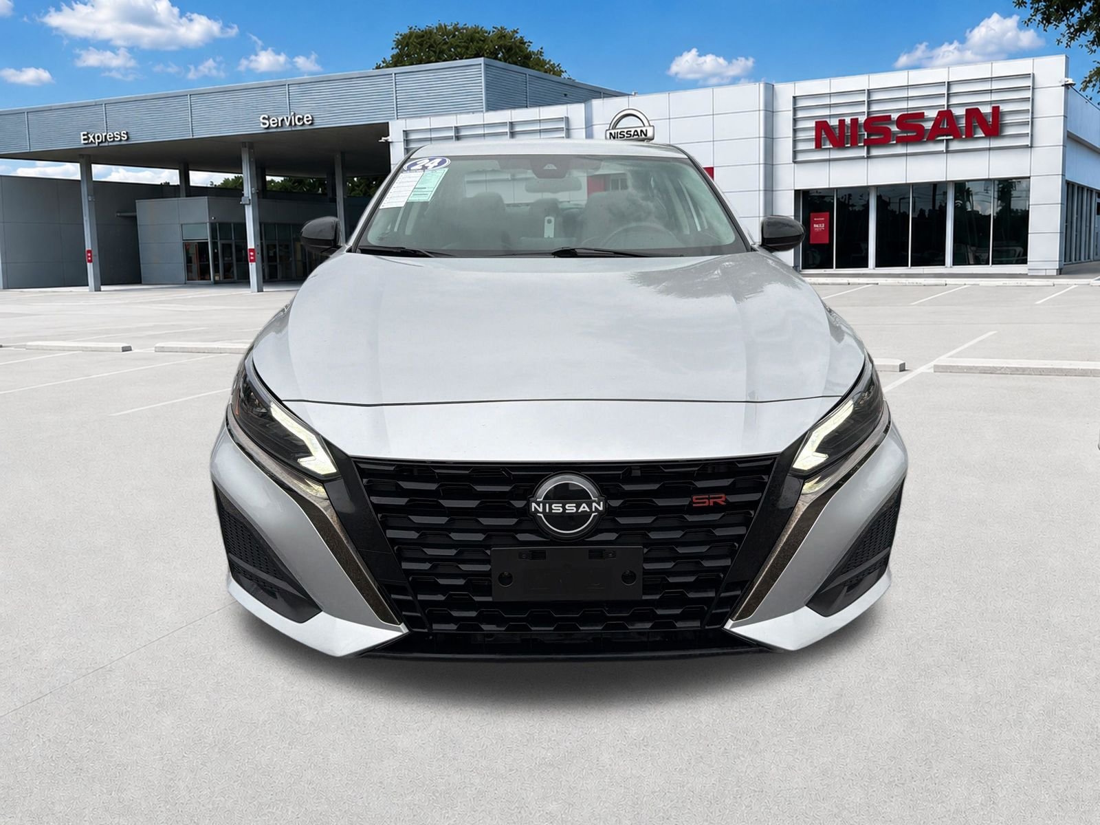 Used 2024 Silver Nissan 2.5 SR image 11