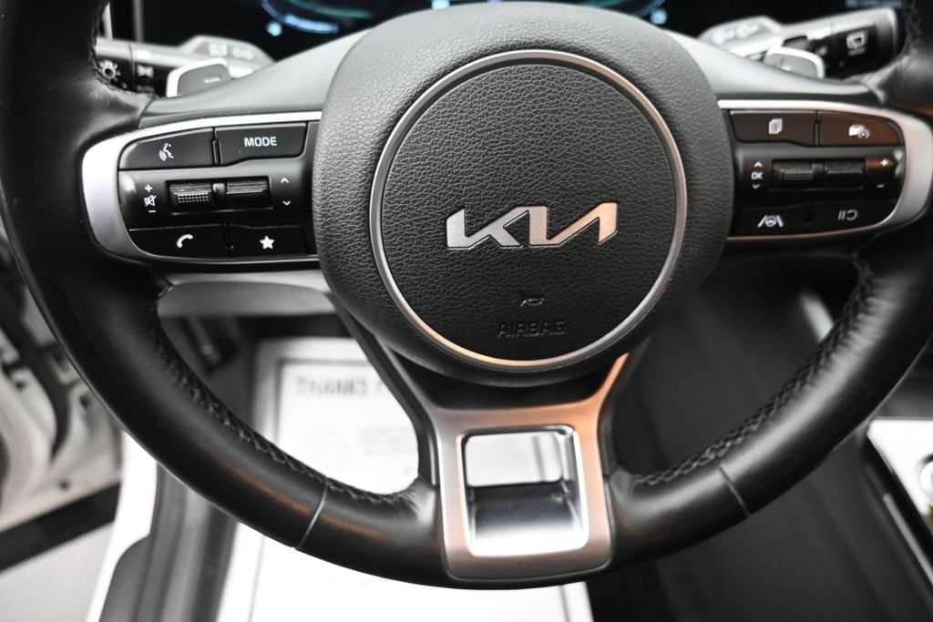 Used 2023 White Kia EX image 18