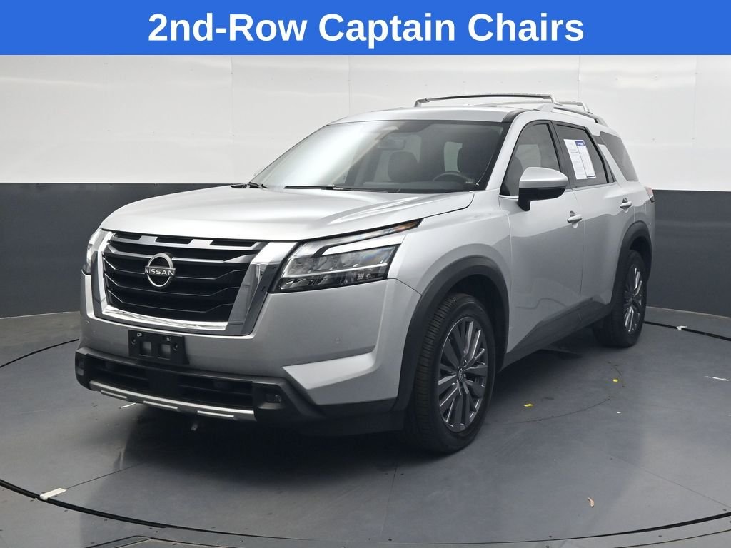Used 2023 Silver Nissan SL image 8