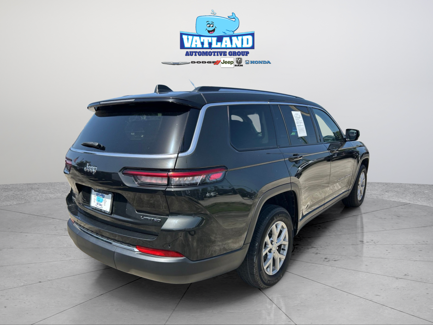 Used 2023 Gray Jeep Limited image 5