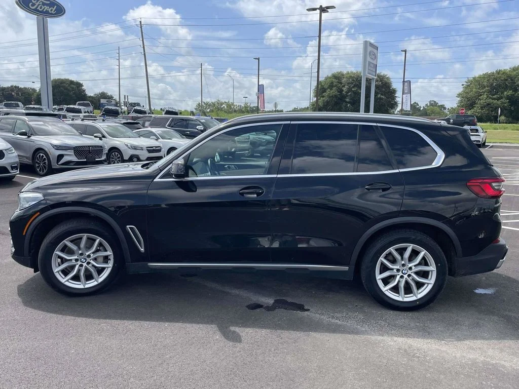 Certified Used 2019 Black BMW xDrive40i image 6
