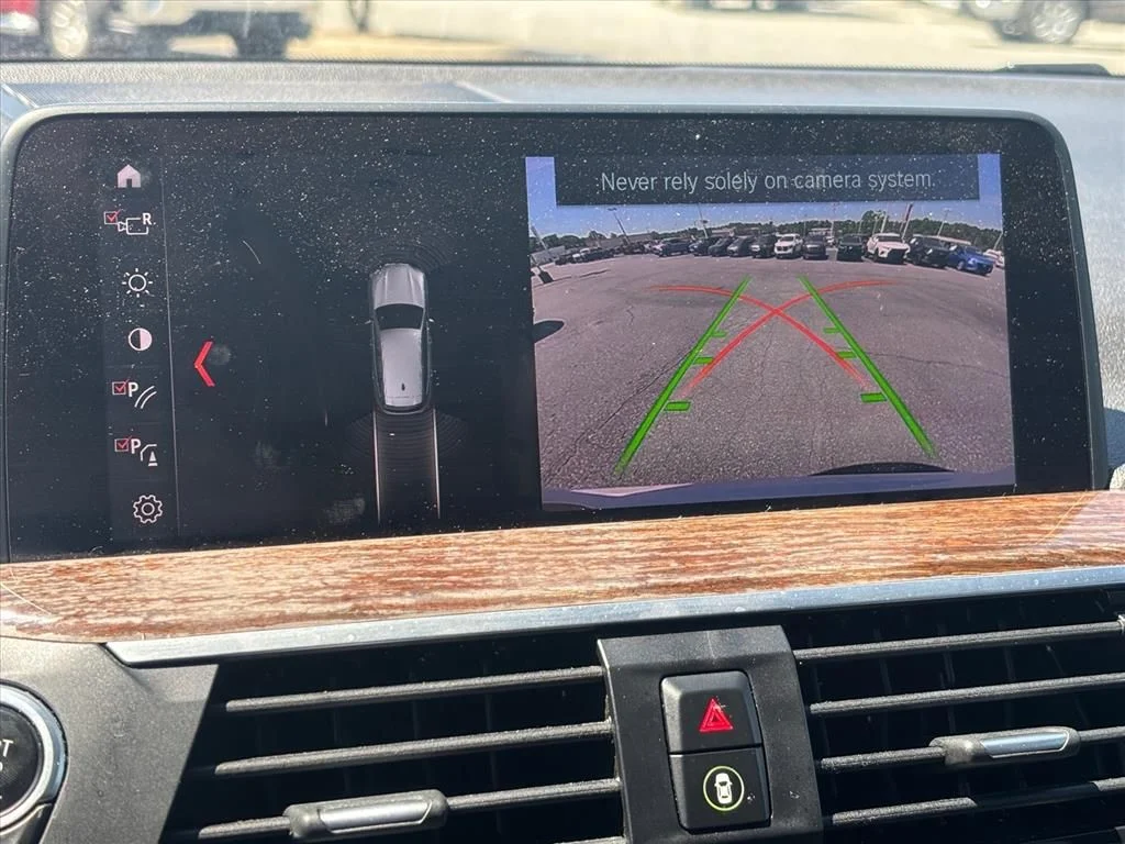 Used 2019 White BMW xDrive30i image 5