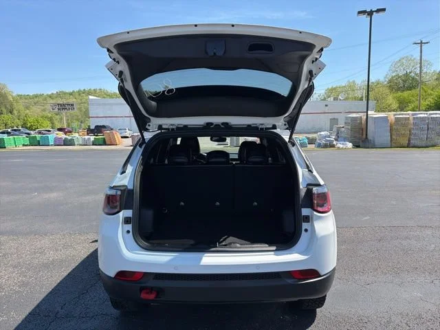 Used 2025 White Jeep Trailhawk image 22