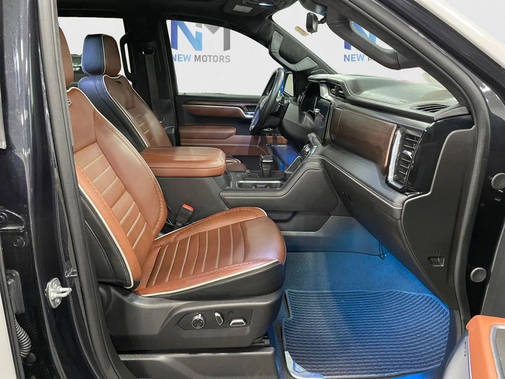 Used 2025 Titanium GMC Denali Ultimate image 15