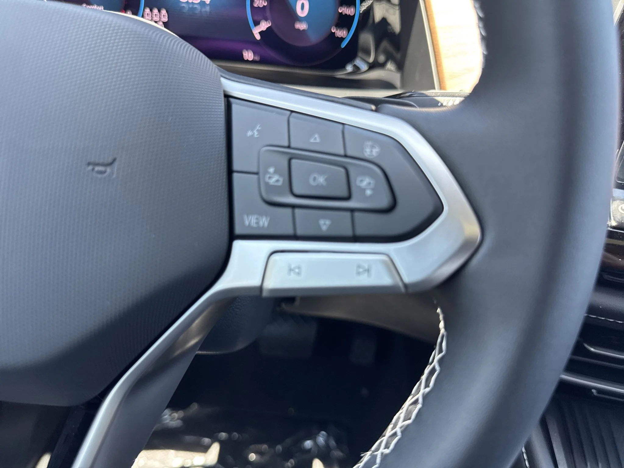New 2026 Pure Gray Volkswagen 2.0T SE w/Technology image 21