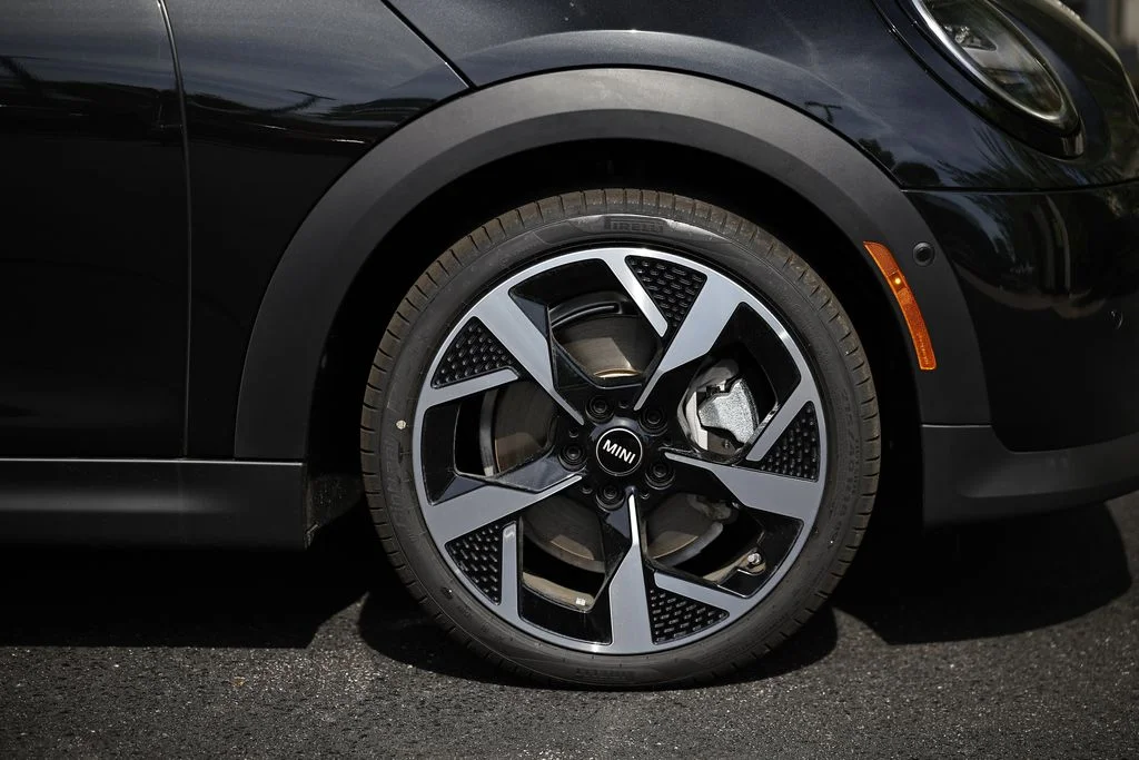 New 2026 Midnight Black MINI Iconic image 5