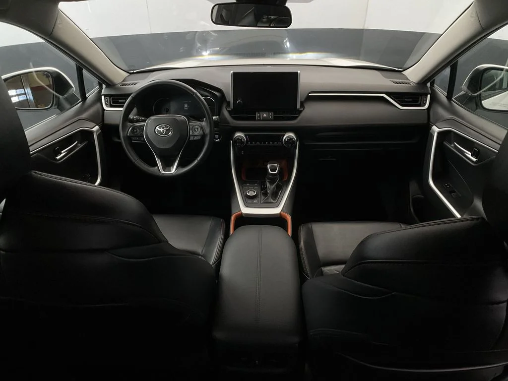 Used 2024 Ice Cap Toyota Adventure image 28