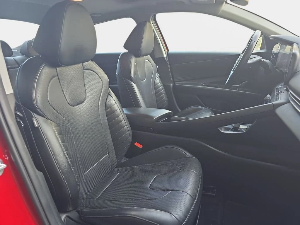 Used 2022 Red Hyundai Limited image 12