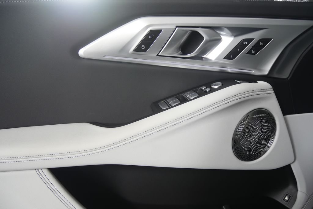 New 2026 Carbon Black Metallic BMW Label image 8