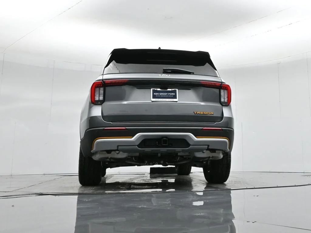 New 2026 Carbonized Gray Metallic Ford Tremor image 56