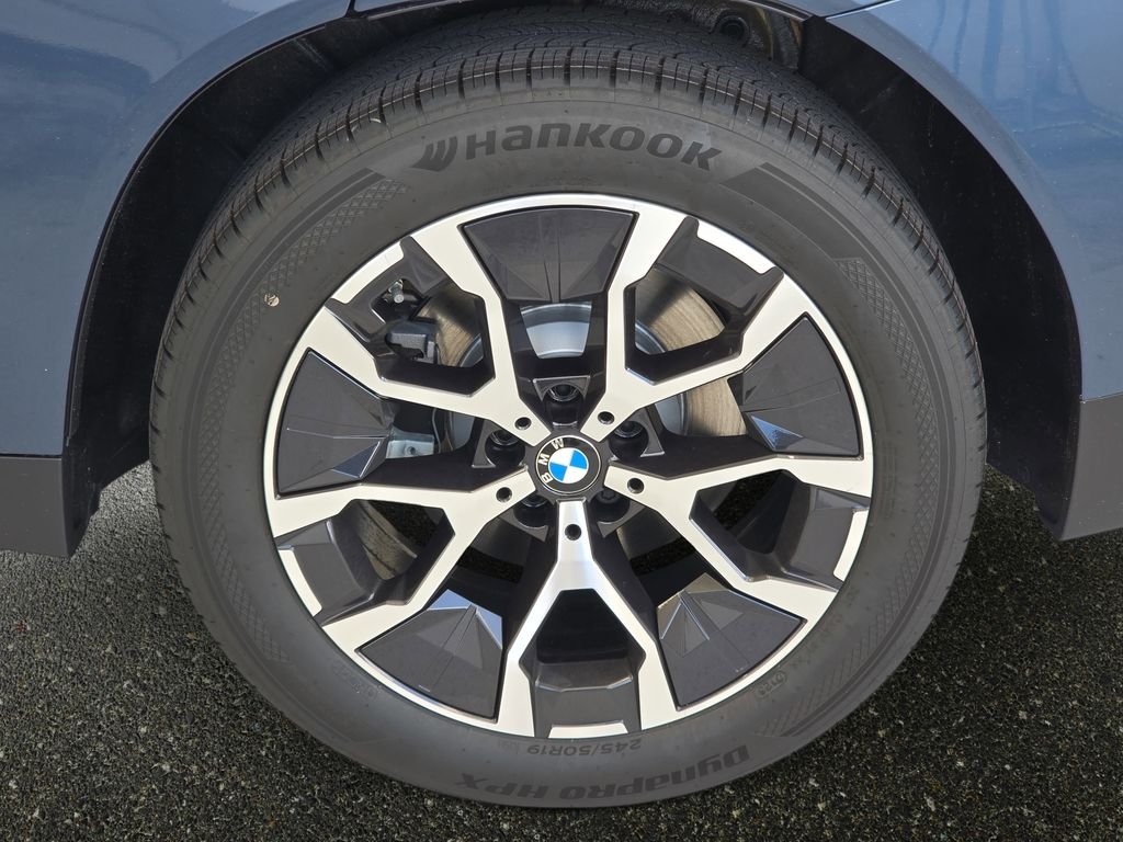 New 2026 Arctic Race Blue metallic BMW 30 xDrive image 17