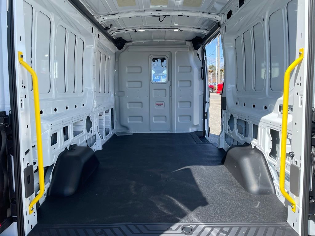 New 2026 Oxford White Ford Cargo Van image 22