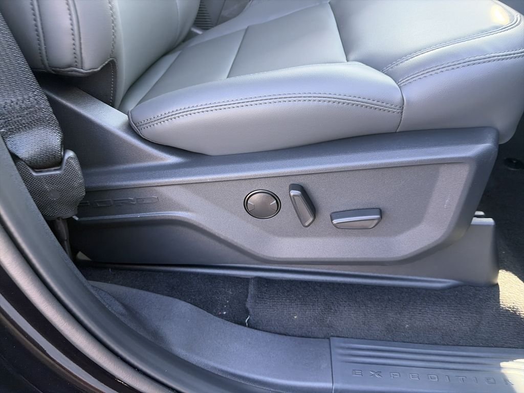 New 2026 Black Ford Active image 39