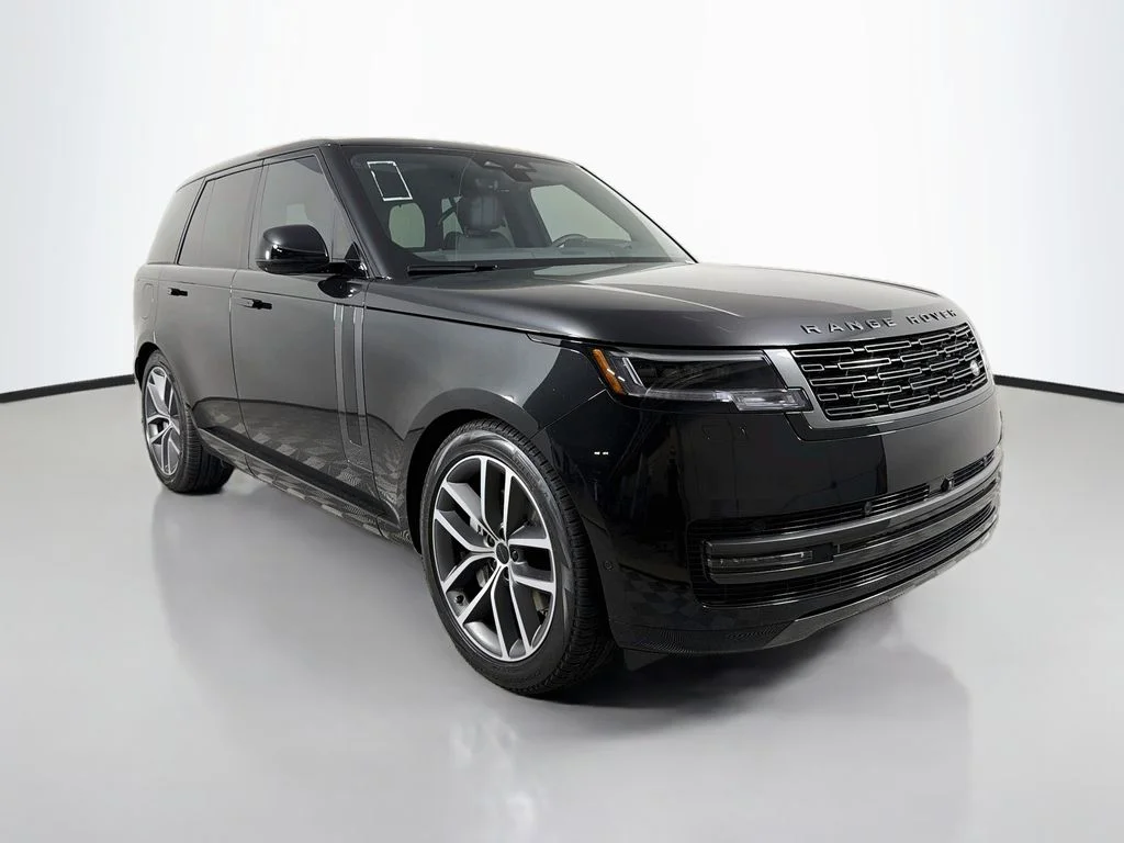New 2026 Santorini Black Land Rover SE image 3
