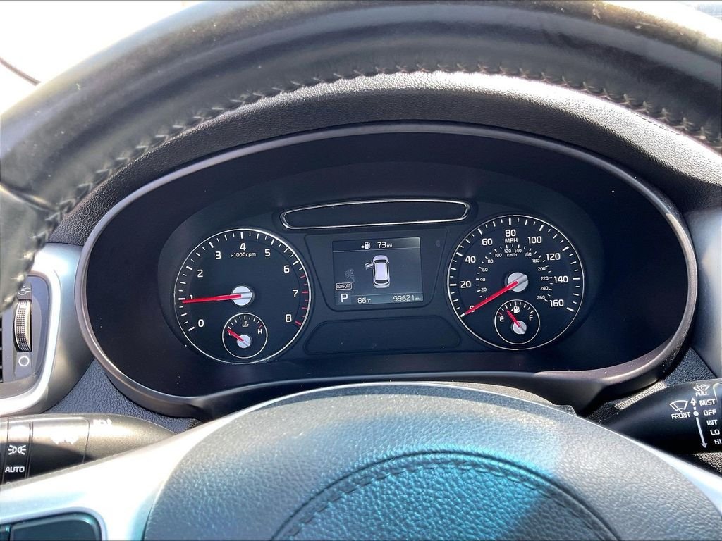 Used 2019 White Kia LX image 24
