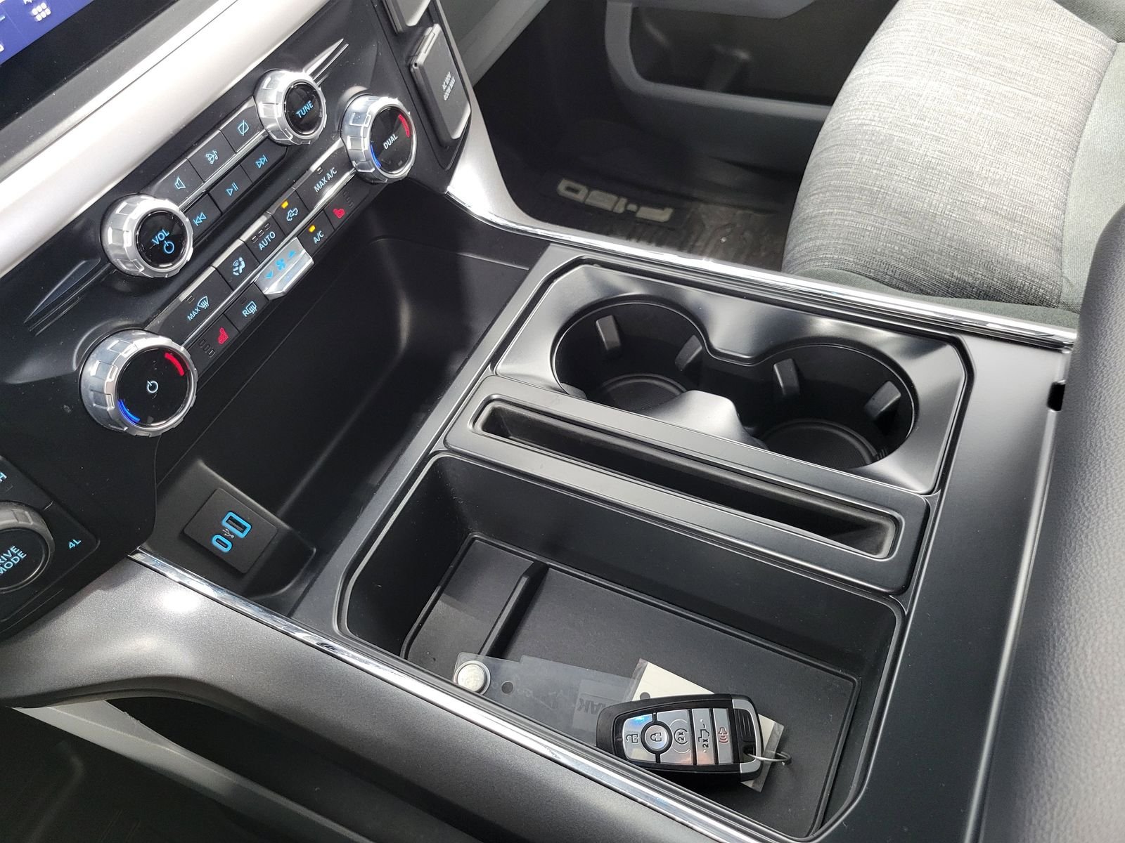 Used 2023 Black Ford XLT image 20