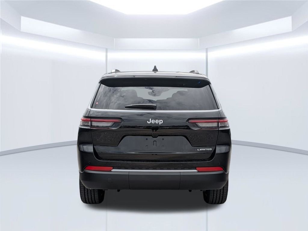 New 2026 Diamond Black Crystal Pearl-Coat Exterior Paint Jeep Limited image 6