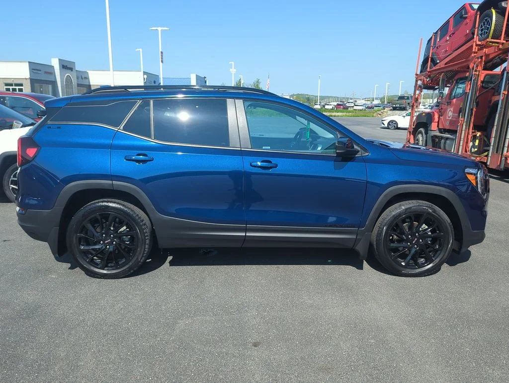 Used 2023 Blue GMC SLE image 9