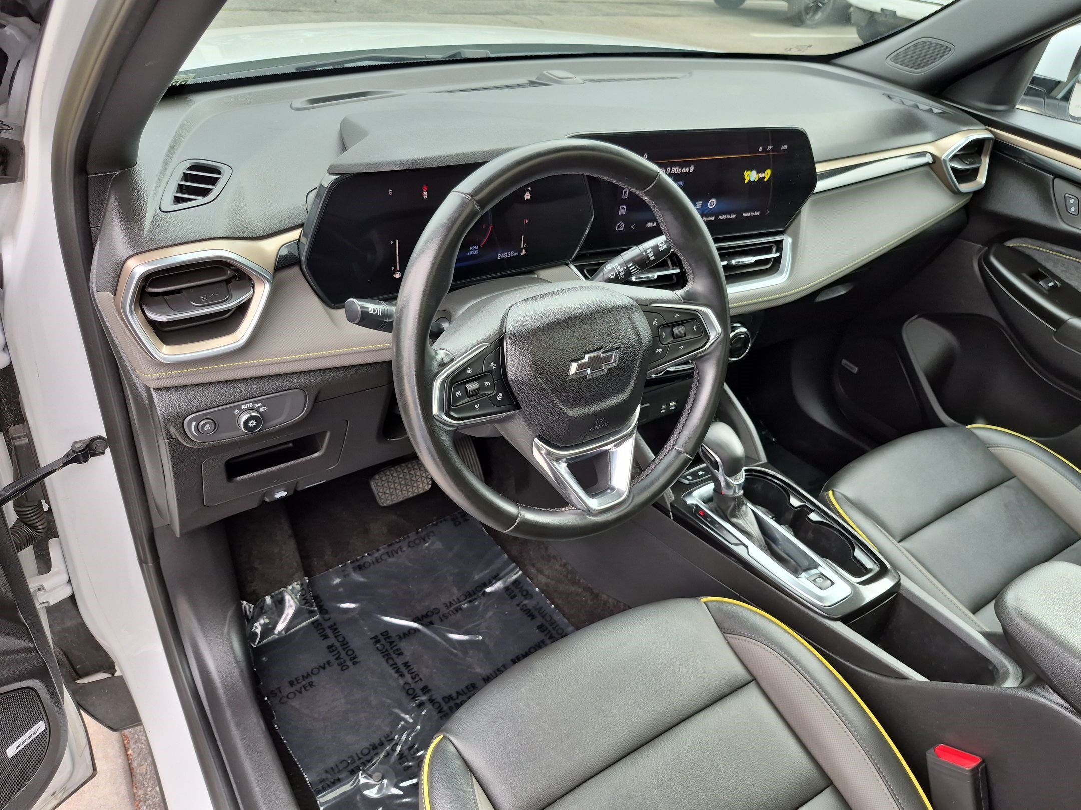 Used 2024 Iridescent Pearl Tricoat Chevrolet ACTIV image 15