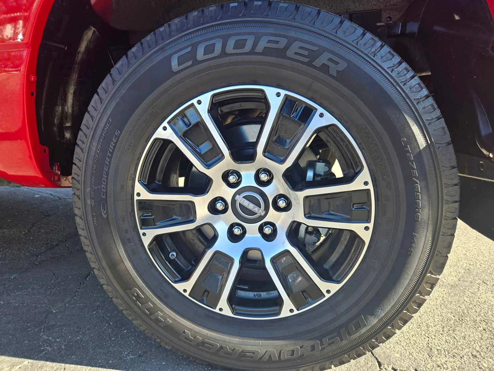 Used 2023  Nissan SV image 30