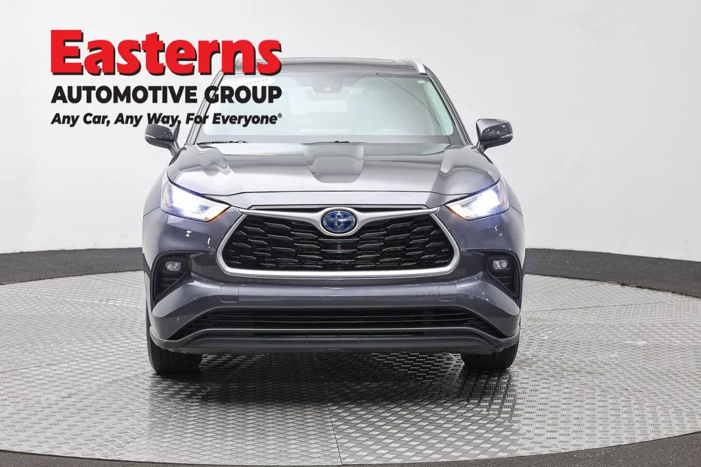 Used 2022 Gray Toyota XLE image 2