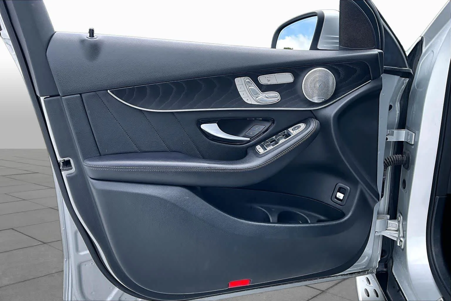 Used 2018 Iridium Silver Metallic Mercedes-Benz GLC 300 image 22