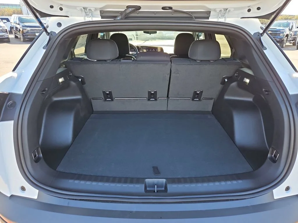 New 2026 Summit White Chevrolet LT image 24