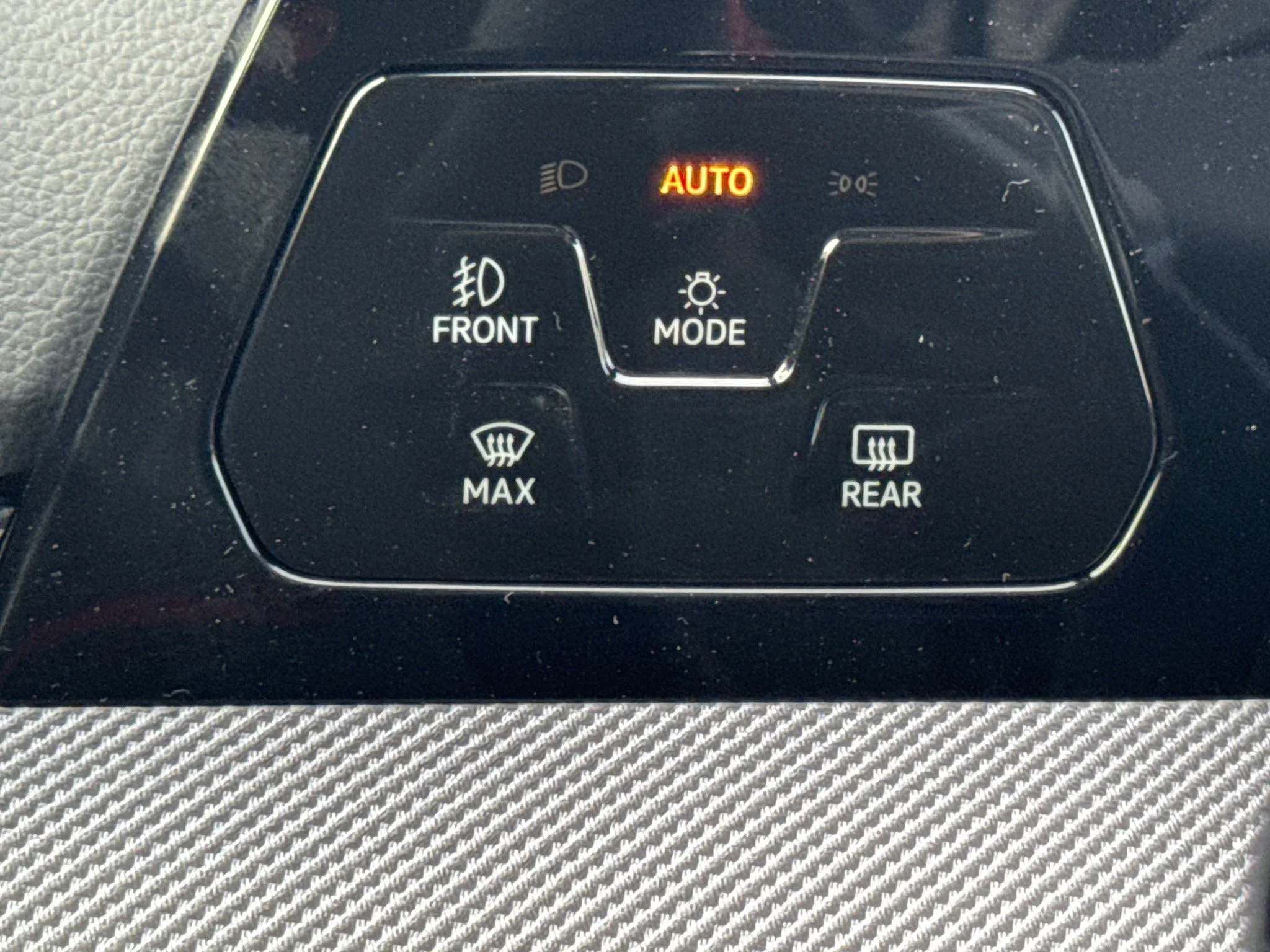 New 2026 Moonstone Gray Volkswagen SE image 22