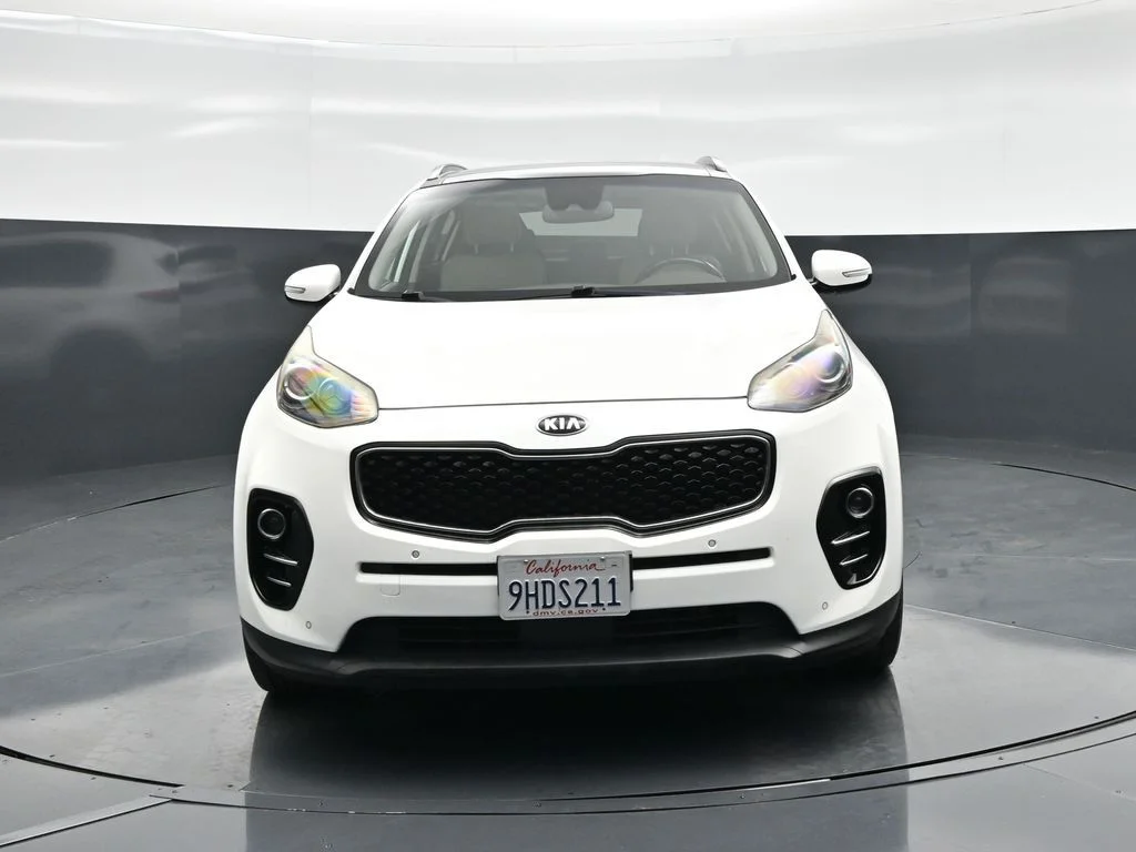 Used 2018 White Kia EX image 25