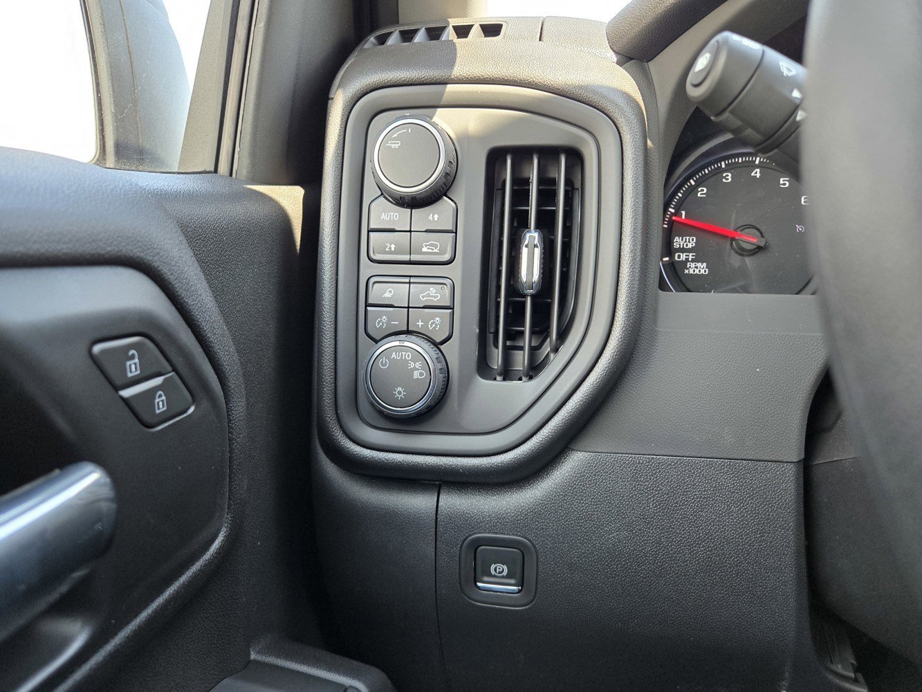 2025 Chevrolet Silverado 1500 Work Truck - Photo 11